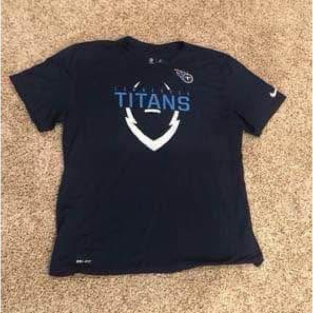 NIKE Titans Dri Fit - vintage look- size mens XL